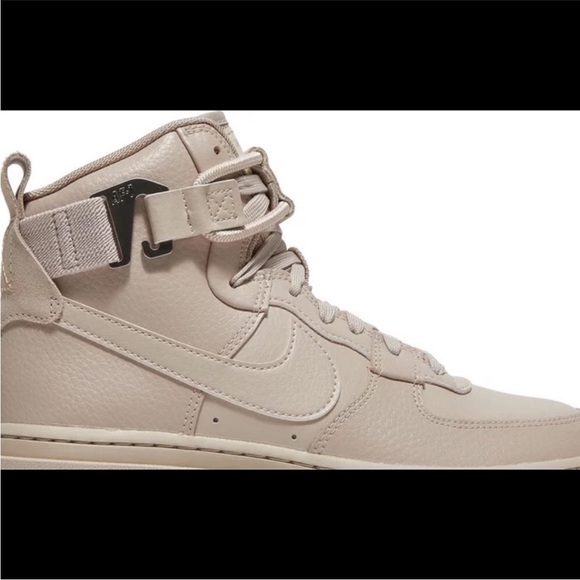 Brand new Size 7.5 Nike Air Force 1 boots - Picture 9 of 9